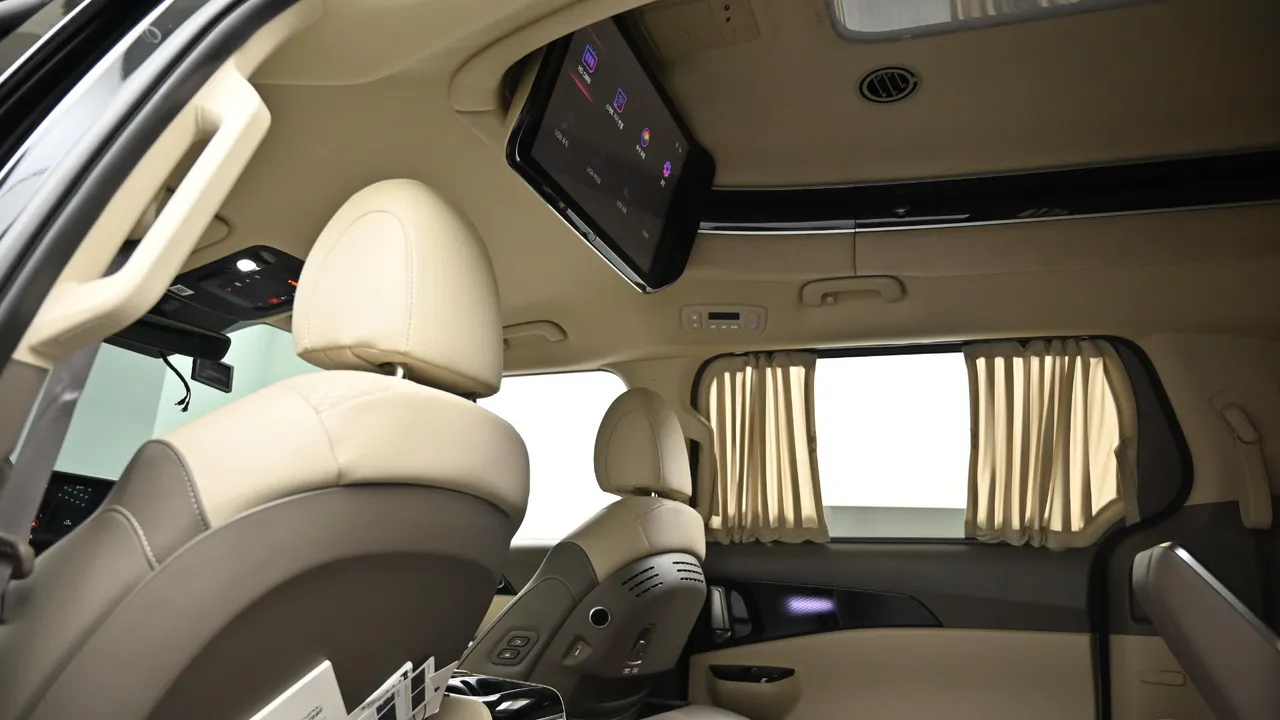 Kia Carnival — miniaturë 18