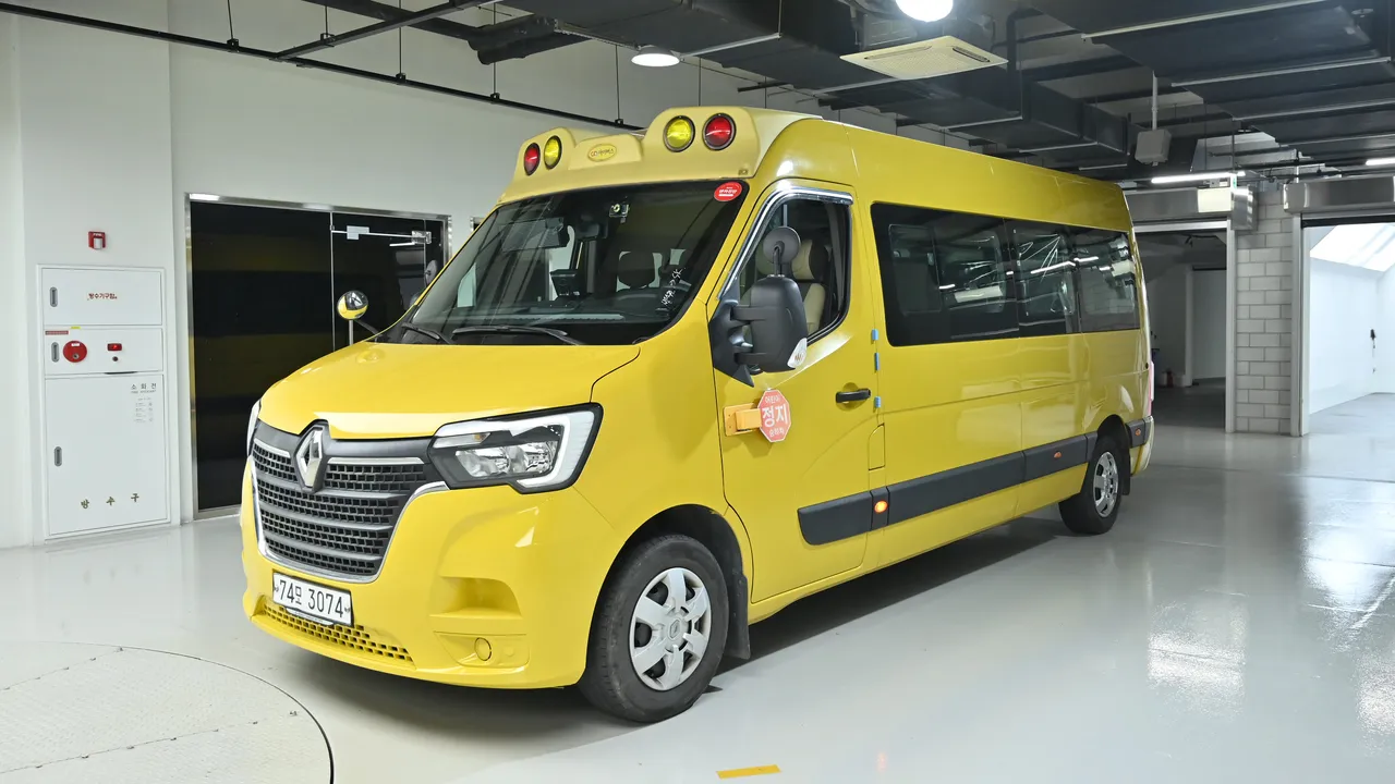 Renault Korea (Samsung) Master Child Protection Car