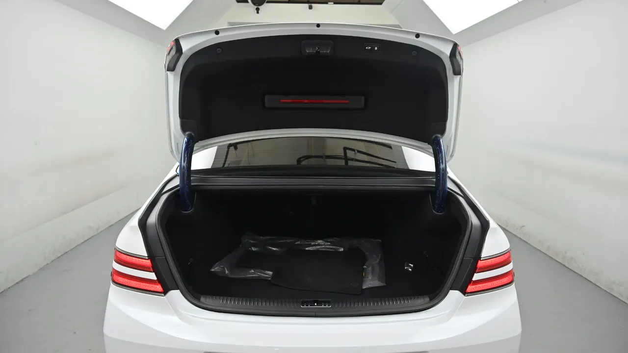 Genesis G90 — miniaturë 19