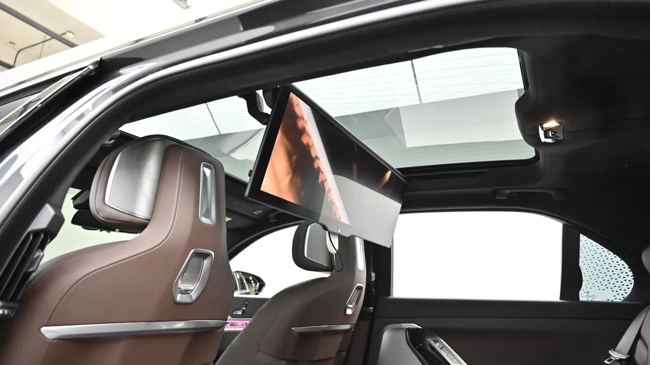 BMW 7er — miniaturë 27