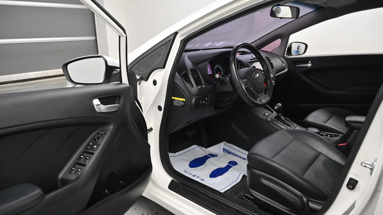 Kia K3 — miniaturë 11