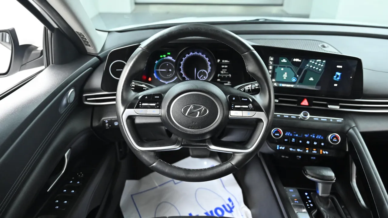 Hyundai Avante — miniaturë 13