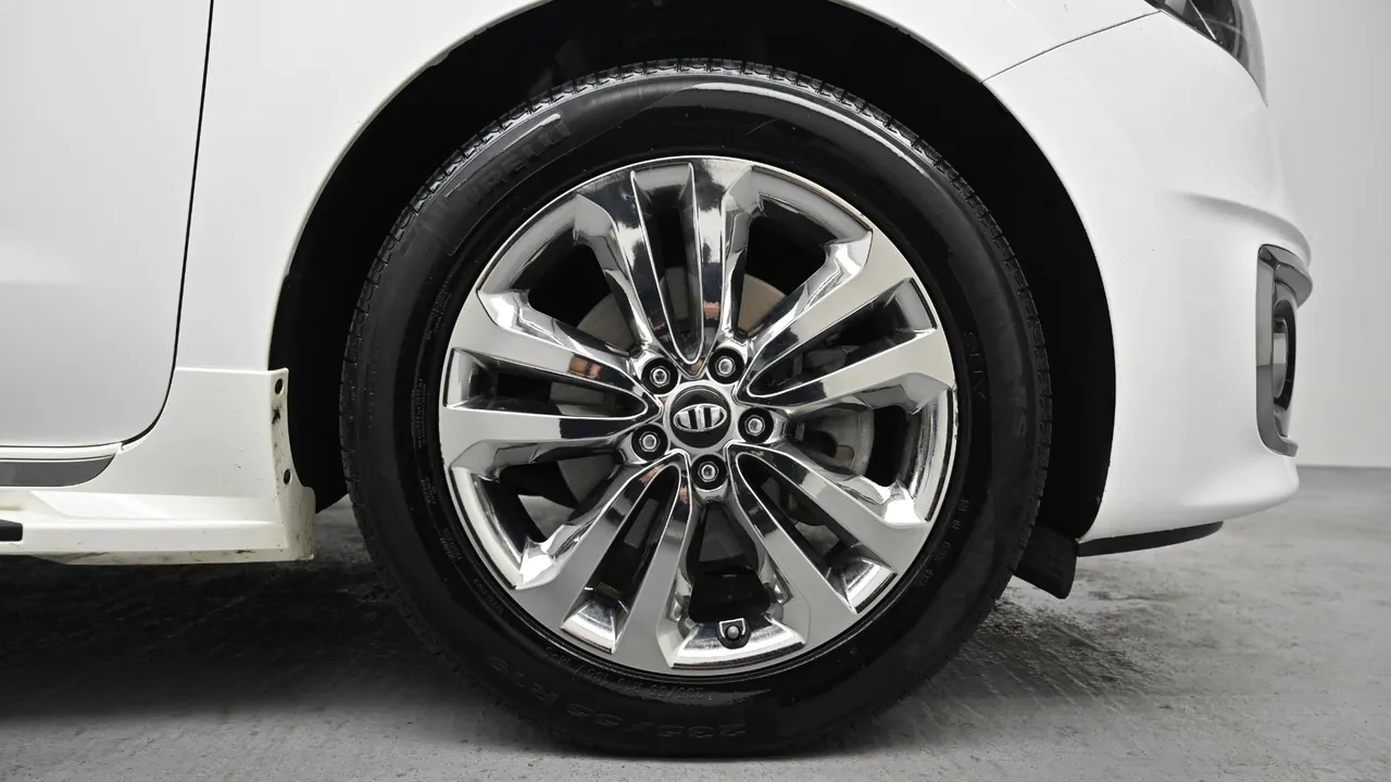 Kia Carnival — miniaturë 5