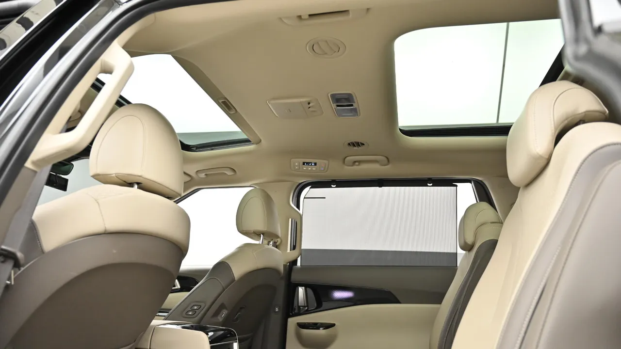 Kia Carnival — miniaturë 18