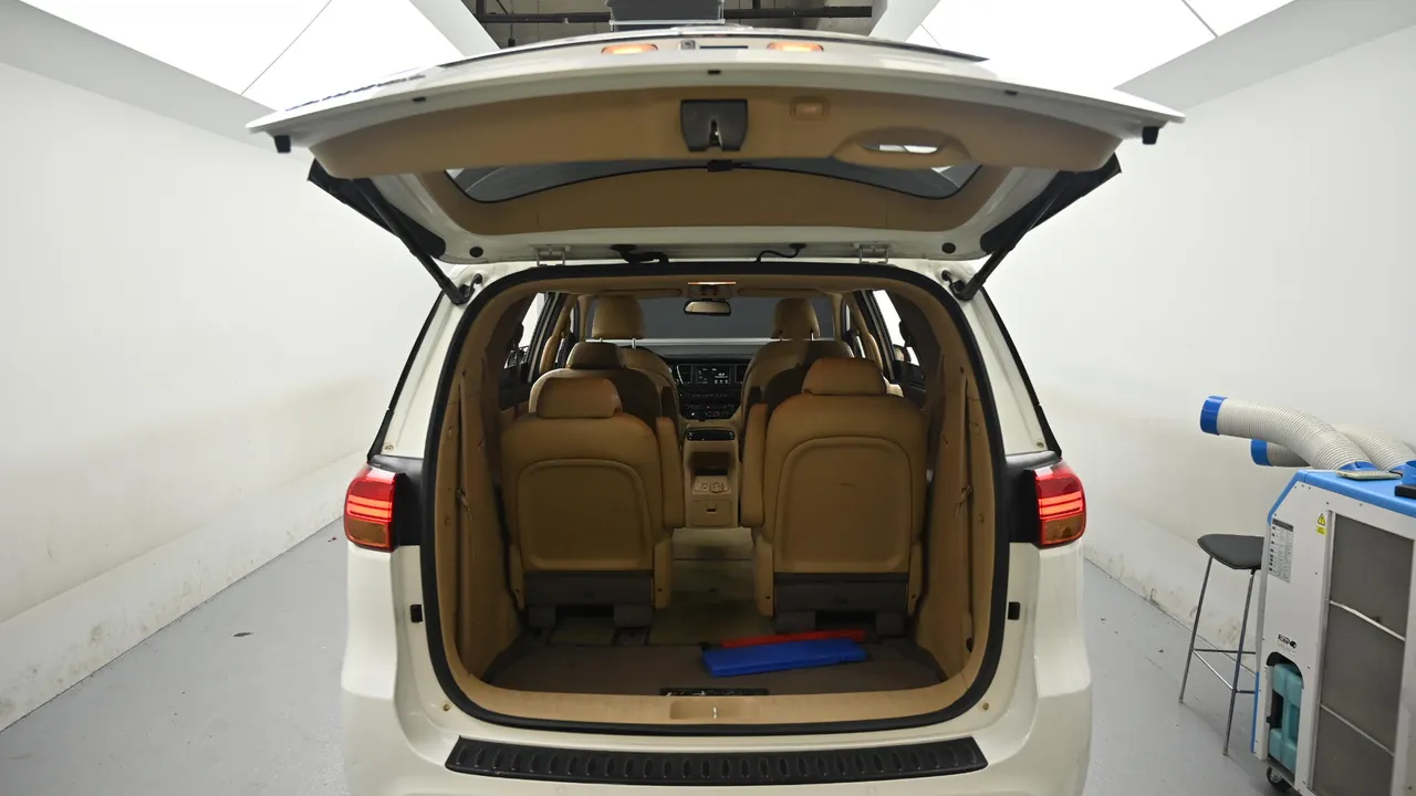 Kia Carnival — miniaturë 19