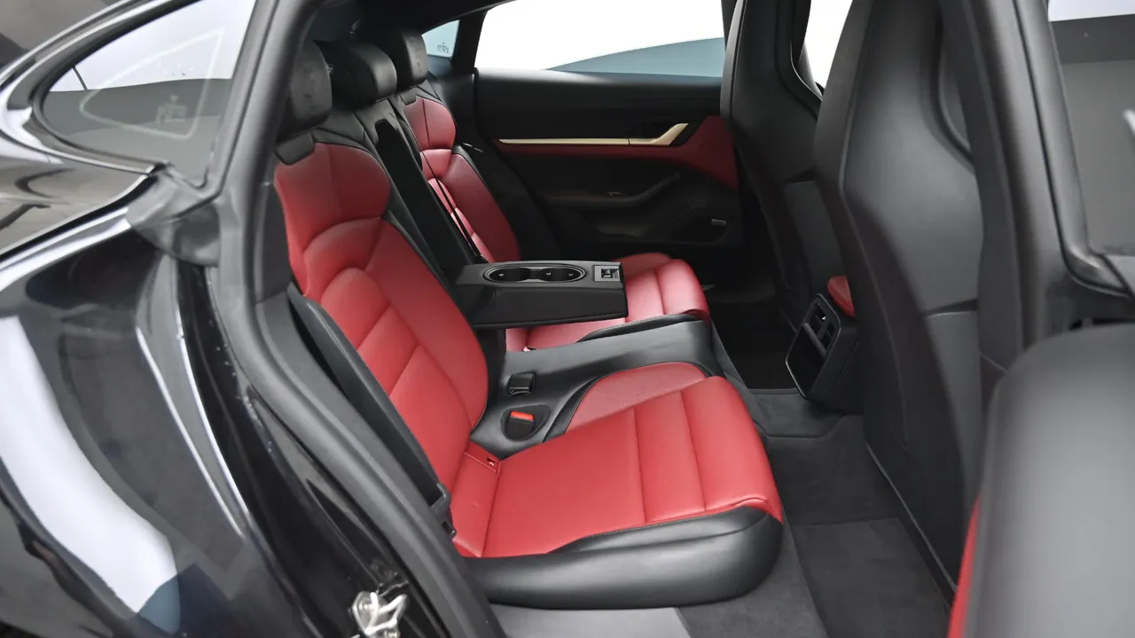 Porsche Taycan — miniaturë 21