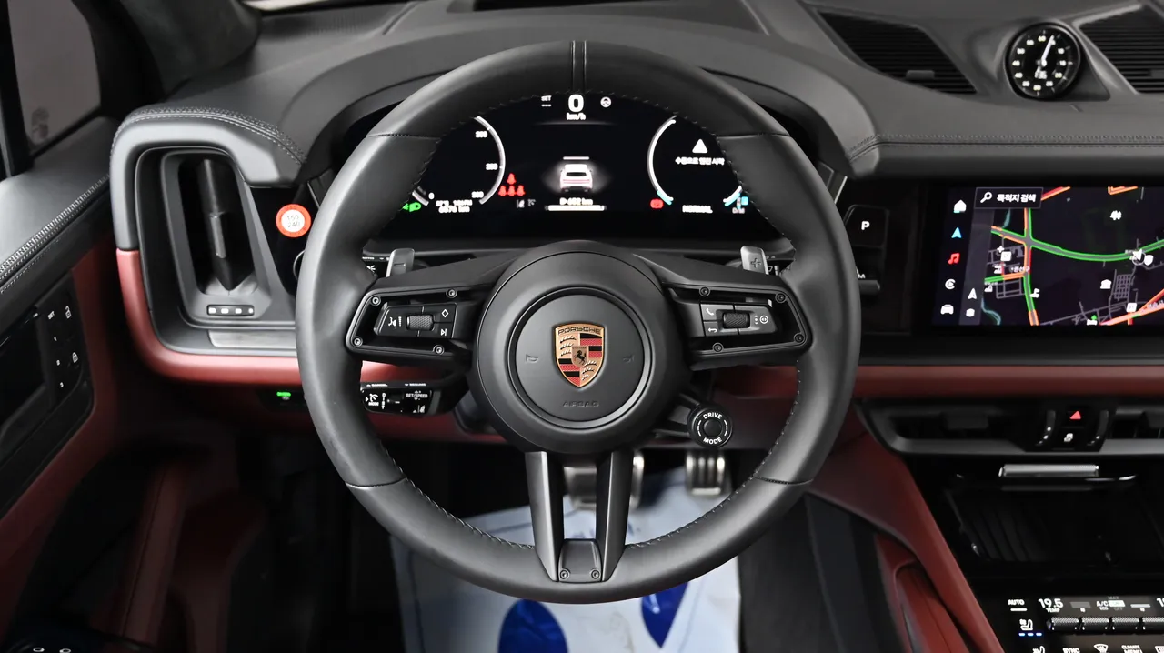 Porsche Cayenne — miniaturë 13