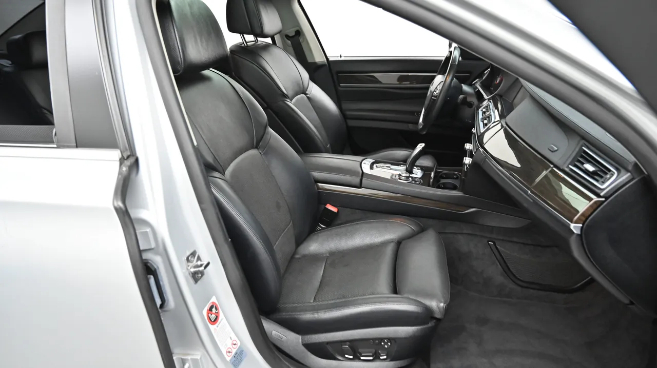 BMW 7er — miniaturë 10