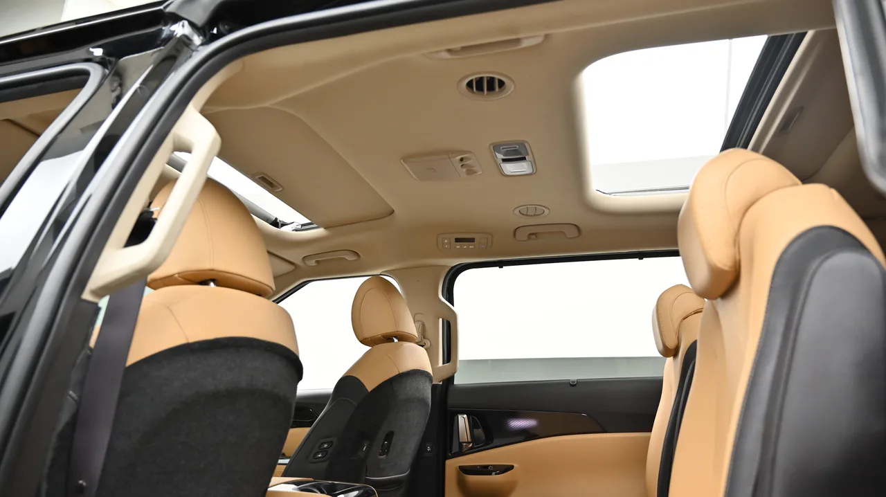 Kia Carnival — miniaturë 18