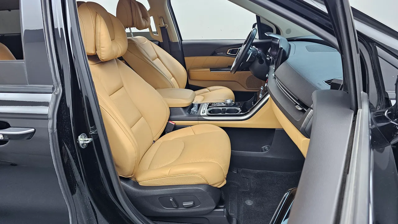 Kia Carnival — miniaturë 10