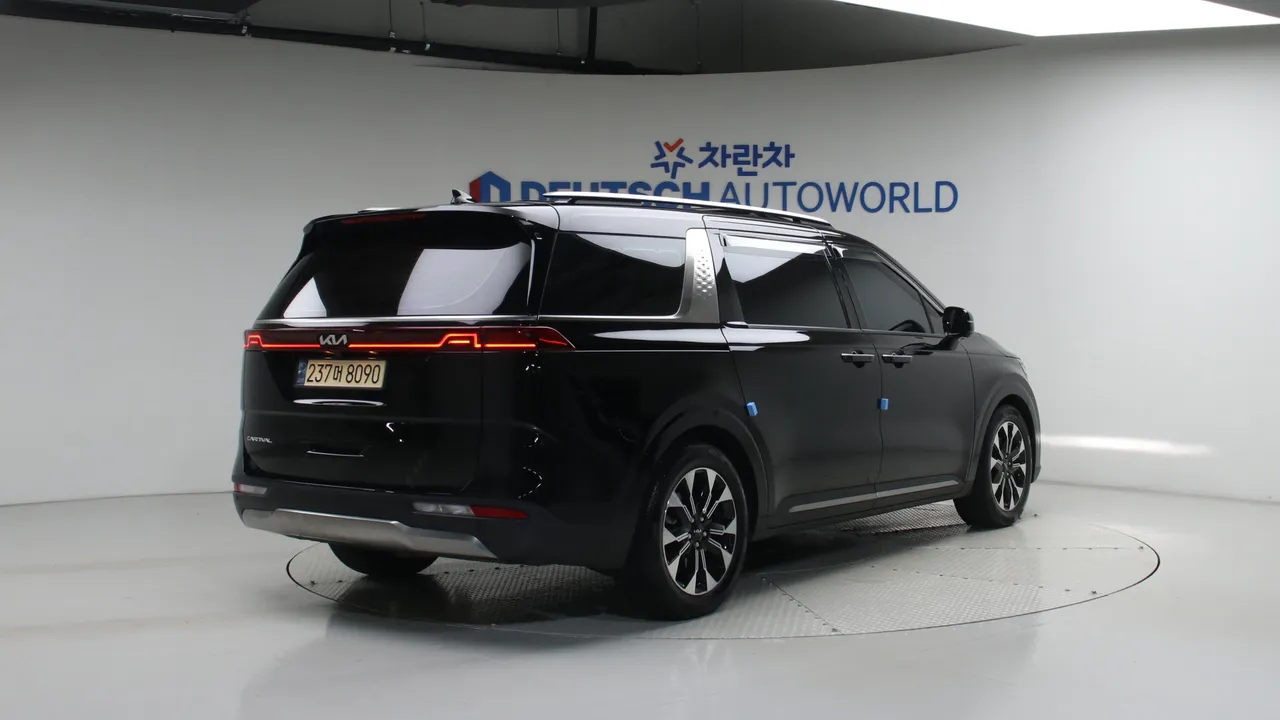Kia Carnival — miniaturë 2