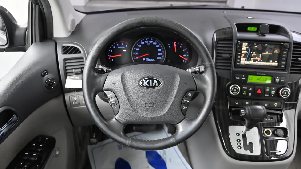 Kia Carnival — miniaturë 13