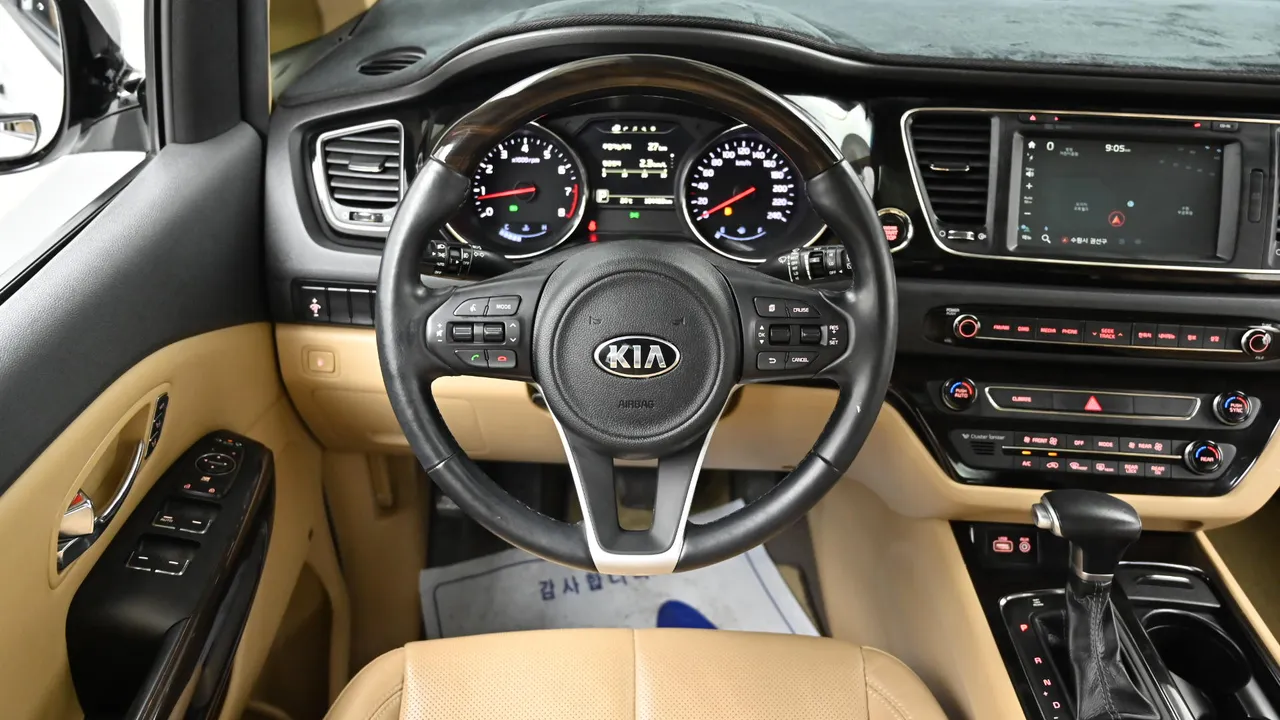Kia Carnival — miniaturë 13