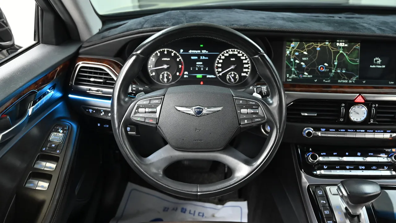 Genesis G90 — miniaturë 13
