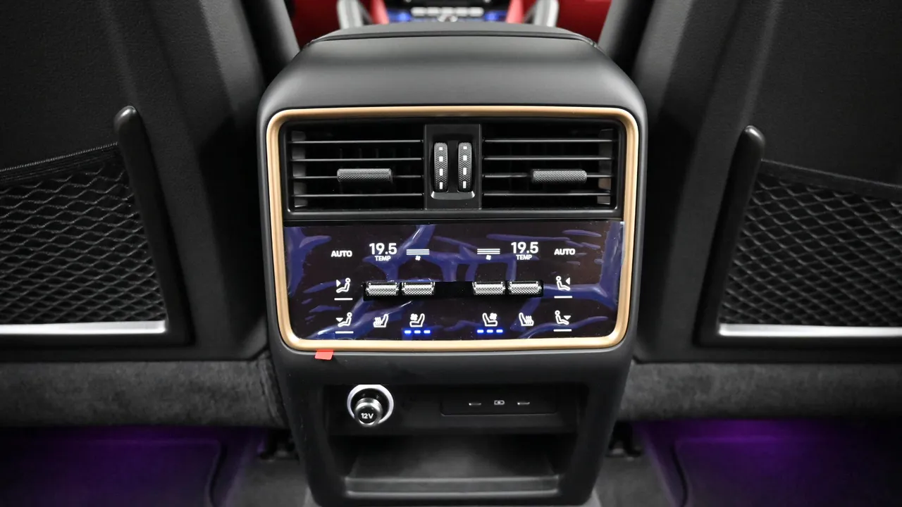 Porsche Cayenne — miniaturë 16