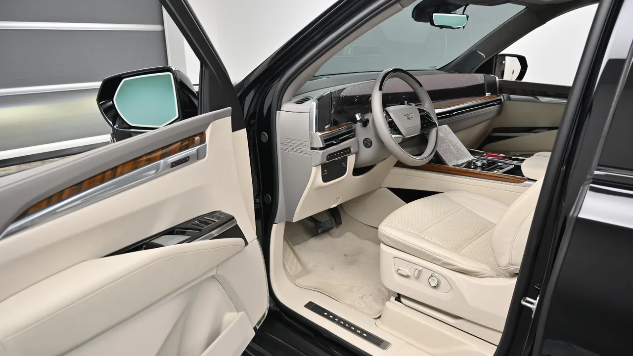 Cadillac Escalade — miniaturë 11