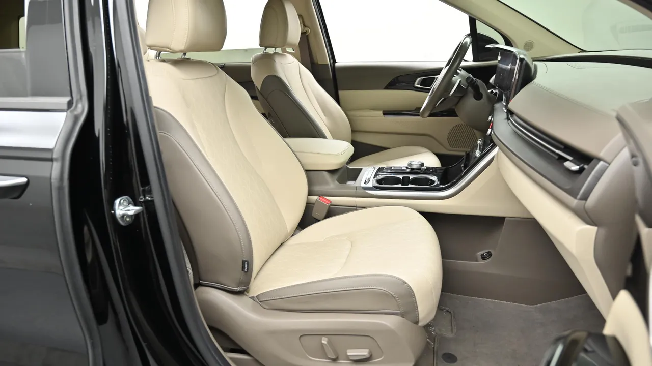Kia Carnival — miniaturë 10