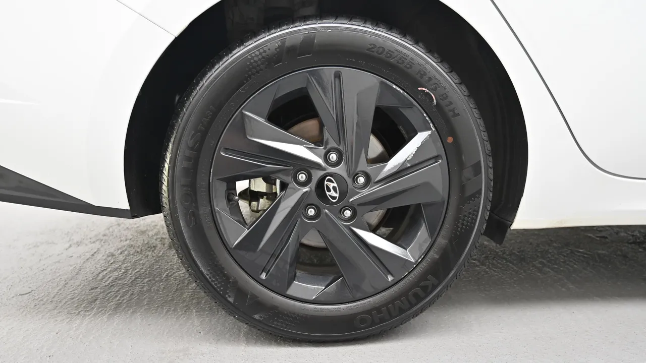 Hyundai Avante — miniaturë 5