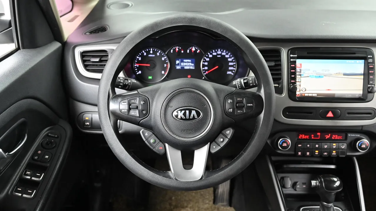 Kia Carens — miniaturë 13
