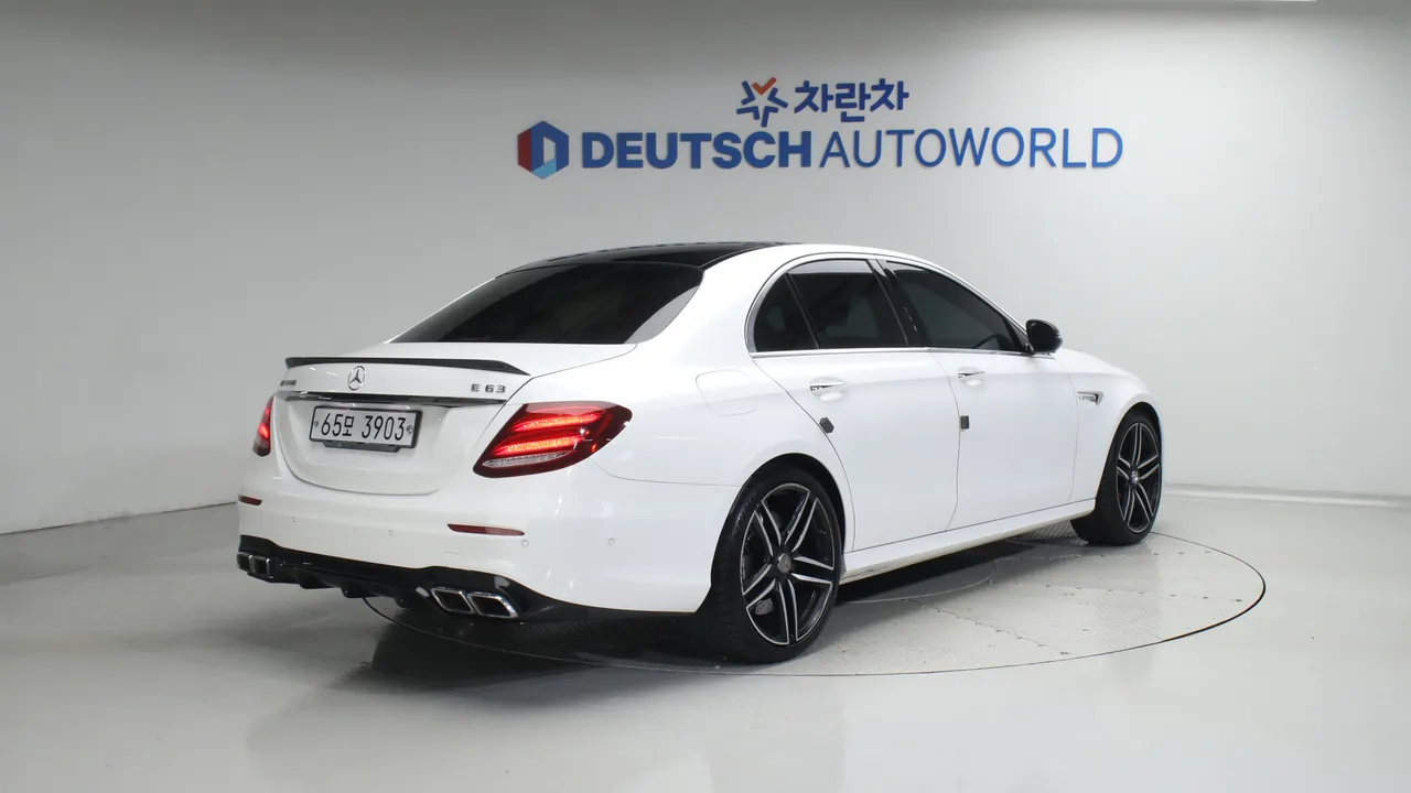 Mercedes-Benz E-klasse — miniaturë 2