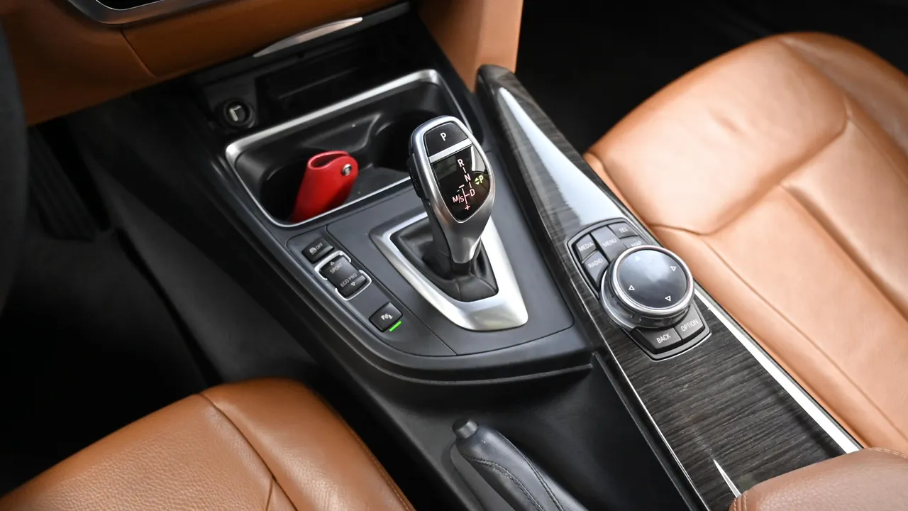 BMW 4 Series (F32) 420d Luxury Coupe