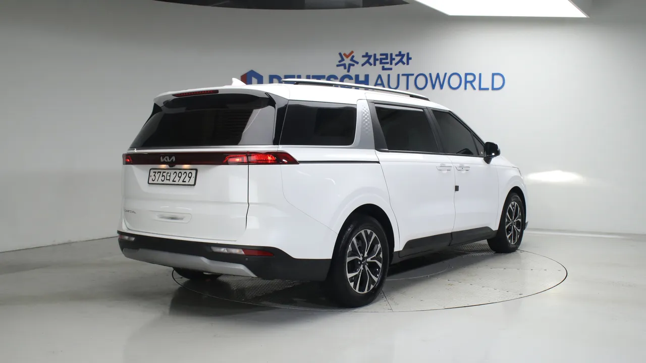 Kia Carnival — miniaturë 2
