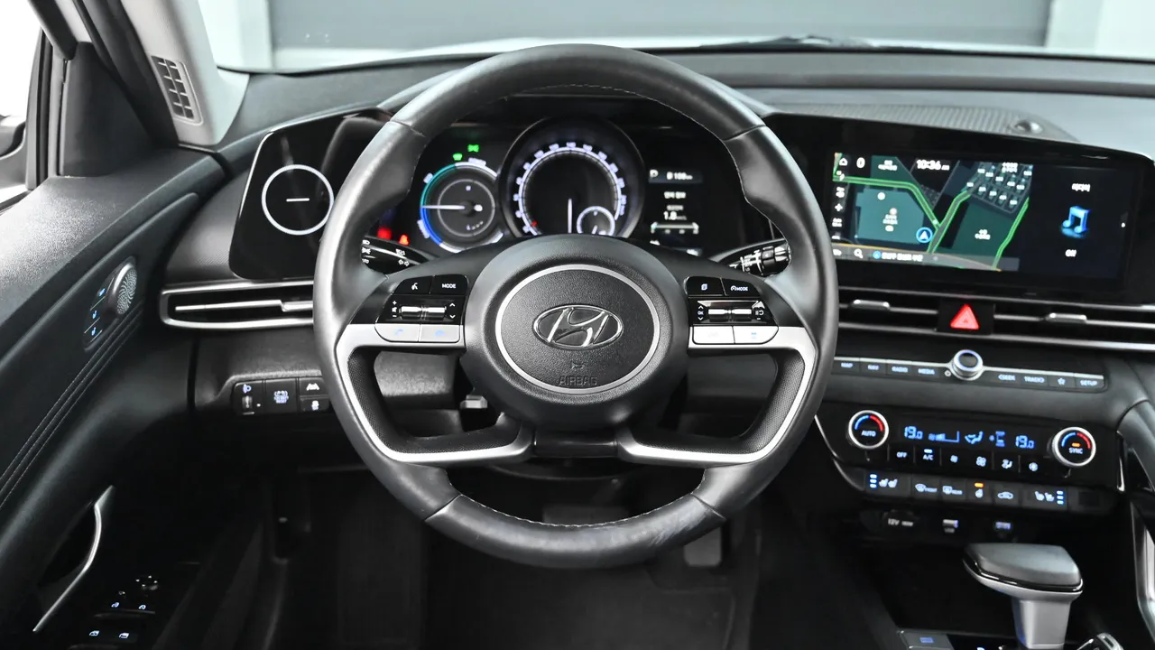 Hyundai Avante — miniaturë 13