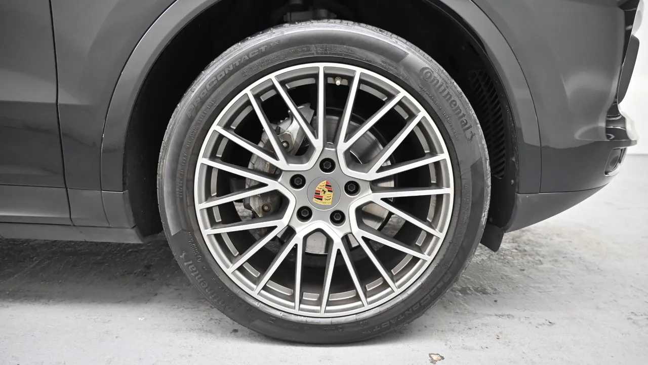 Porsche Cayenne — miniaturë 5