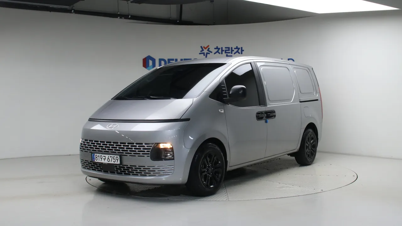 Hyundai Staria 2.2 2WD 카고 3인승 스마트 — foto 1