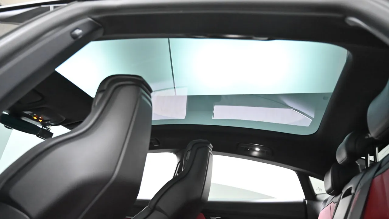 Porsche Taycan — miniaturë 28