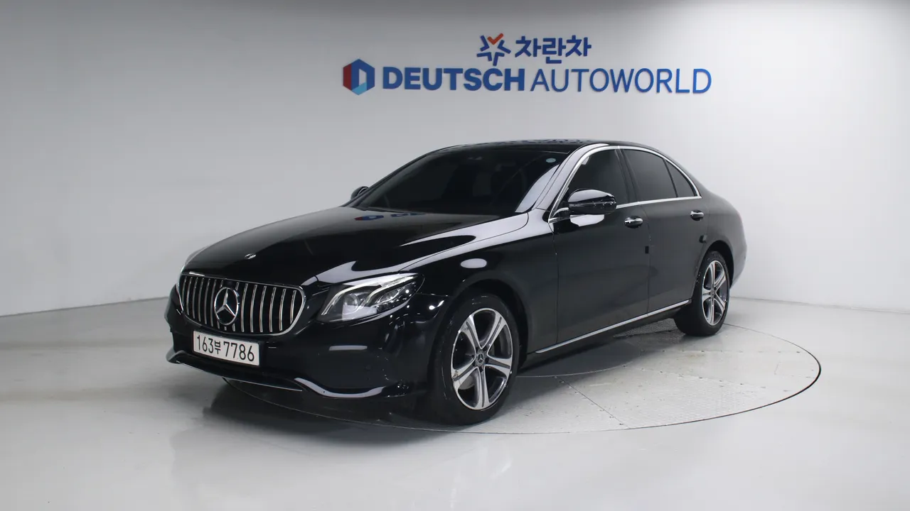 Mercedes-Benz E-klasse E220d 아방가르드 — foto 1