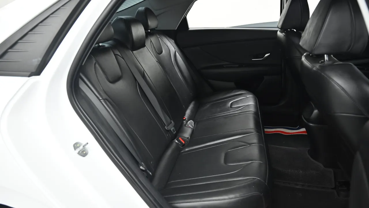 Hyundai Avante — miniaturë 12