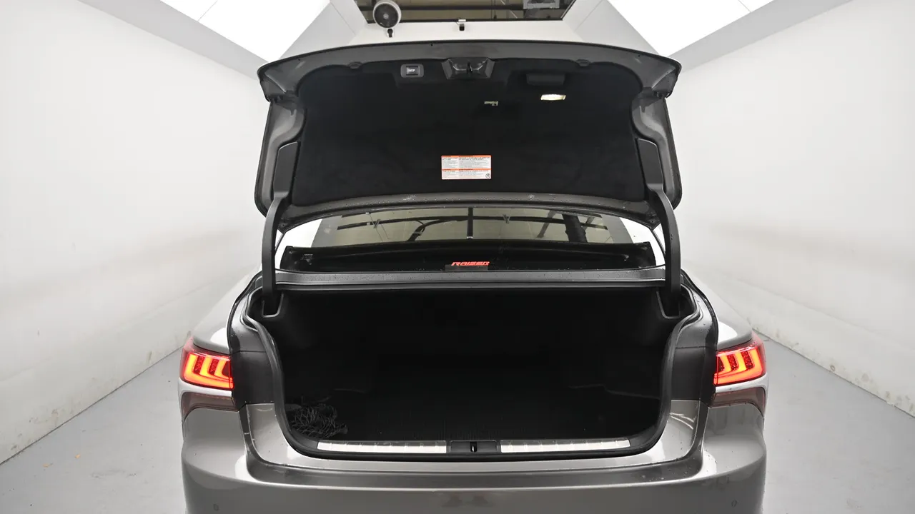 Lexus LS — miniaturë 19