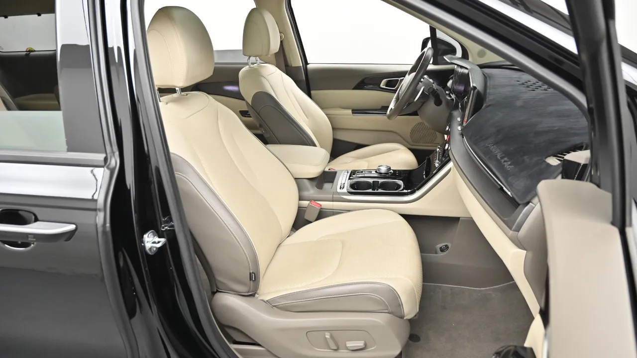 Kia Carnival — miniaturë 10