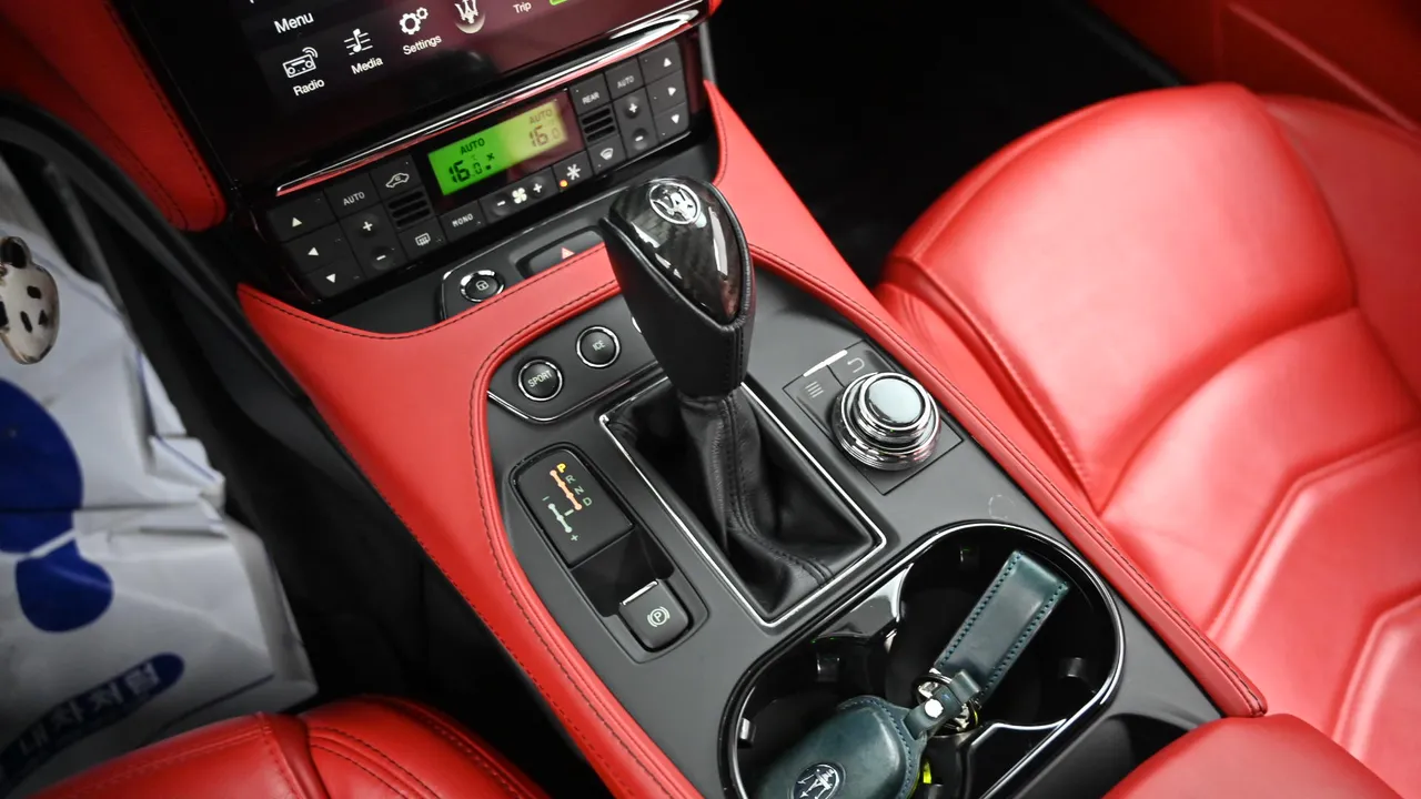 Maserati GranTurismo 4.7 MC