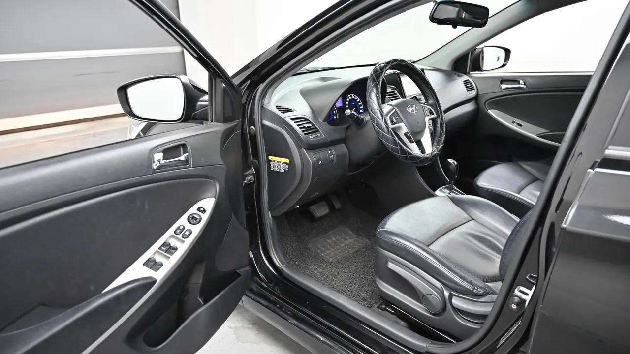 Hyundai Accent — miniaturë 11