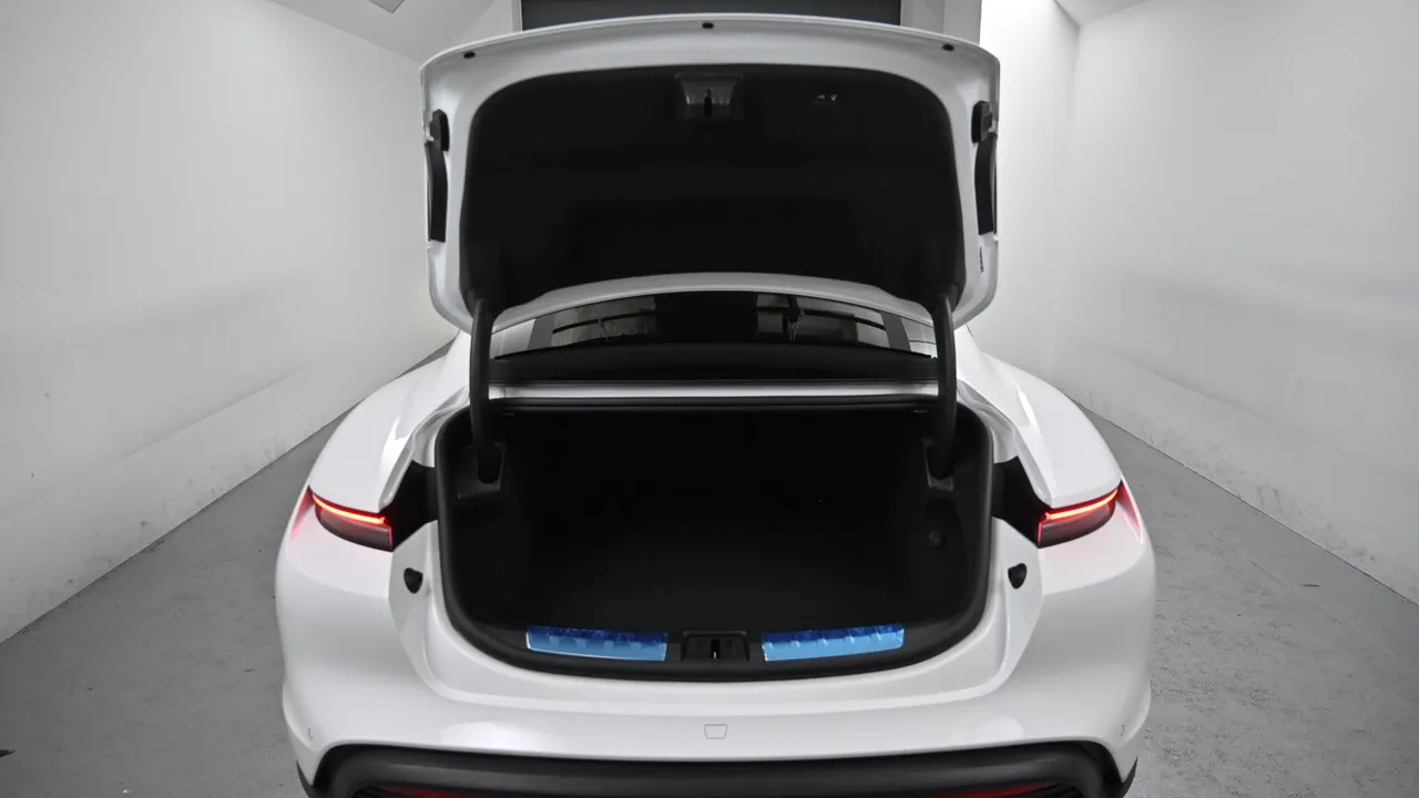 Porsche Taycan — miniaturë 29