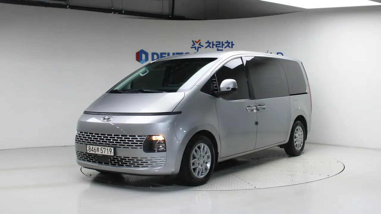 Hyundai Staria 2.2 2WD 카고 3인승 모던 — foto 1