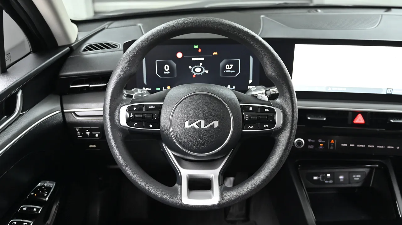 Kia K5 — miniaturë 13