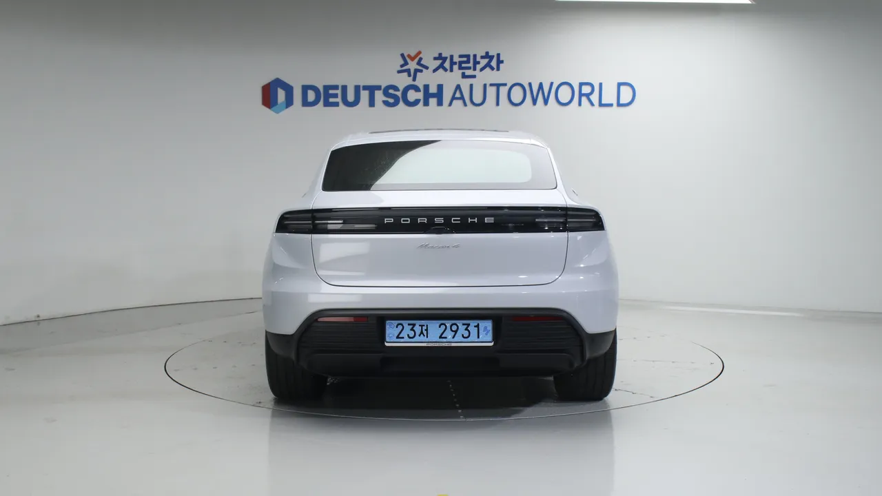 Porsche Macan — miniaturë 4