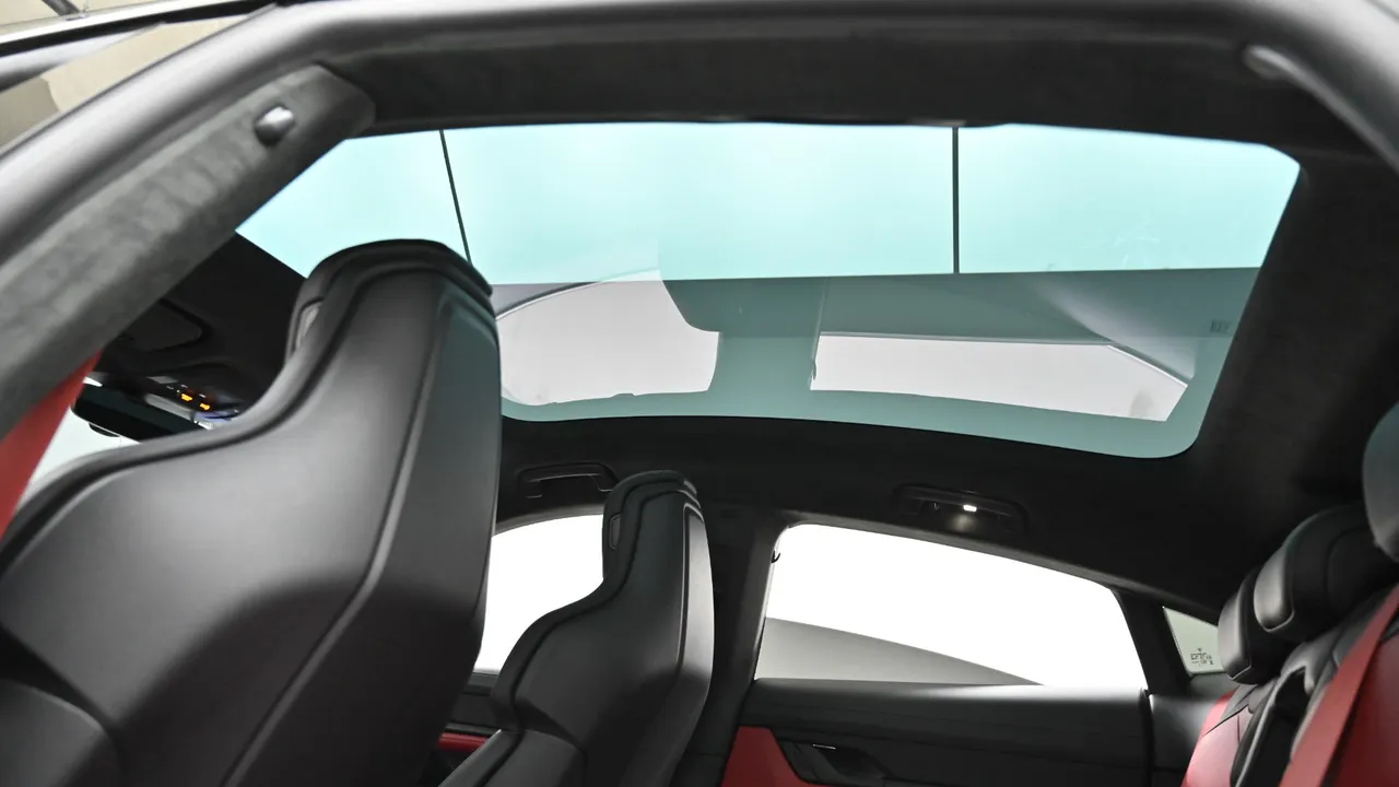 Porsche Taycan — miniaturë 28