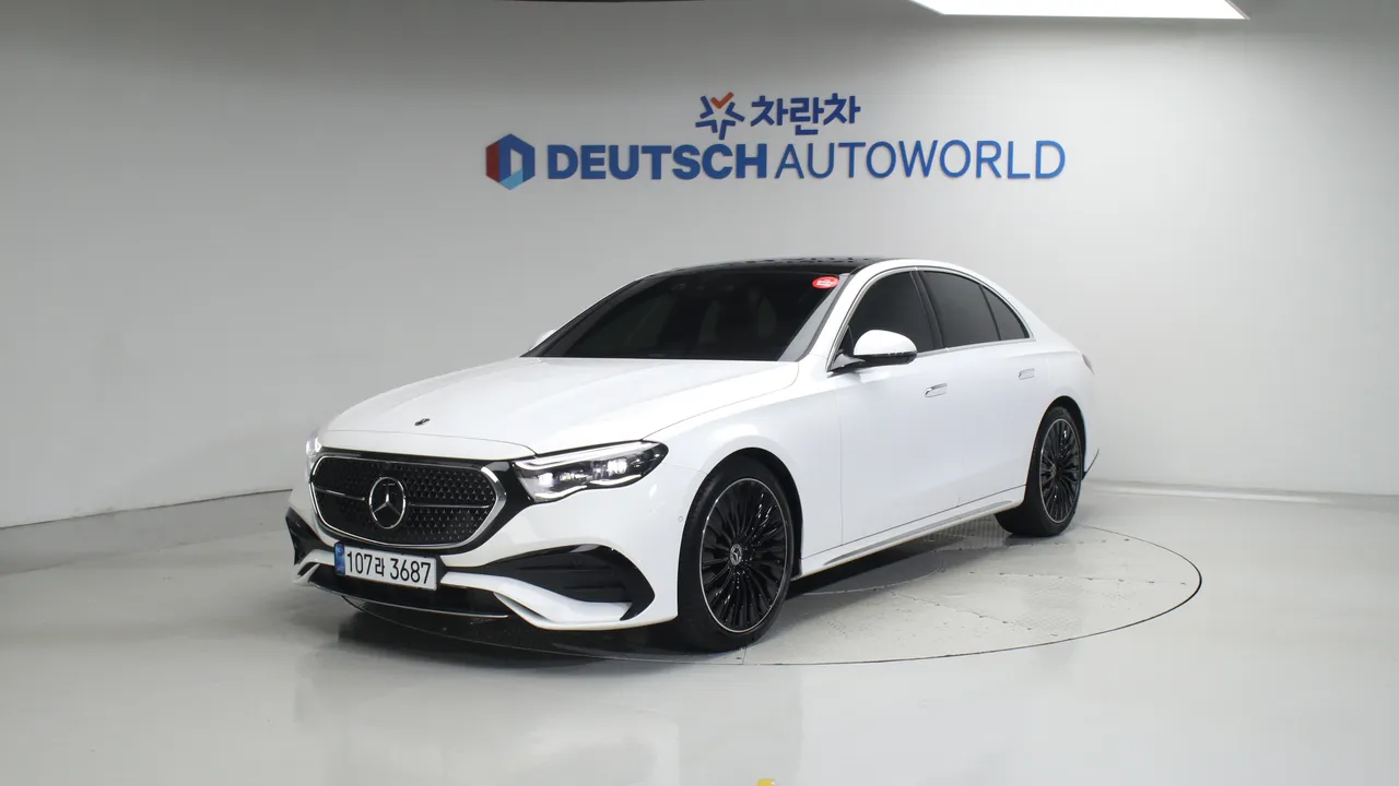 Mercedes-Benz E-klasse E300 4MATIC AMG Line — foto 1