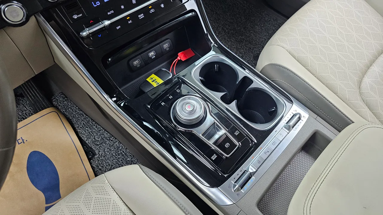 Kia Carnival — miniaturë 9