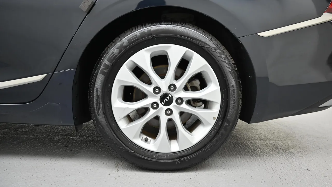 Kia K8 — miniaturë 5