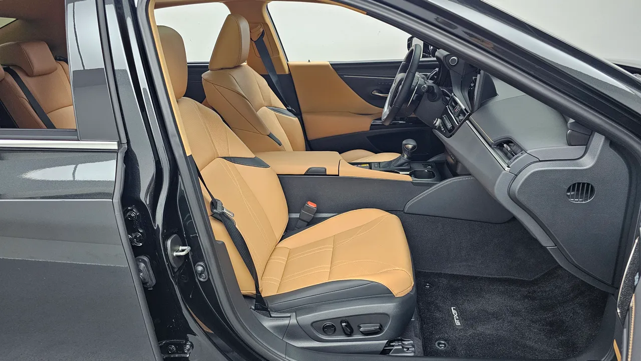 Lexus ES 7-го покоління 300h Executive