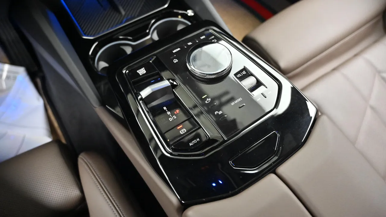 BMW 5 Series (G60) 520i