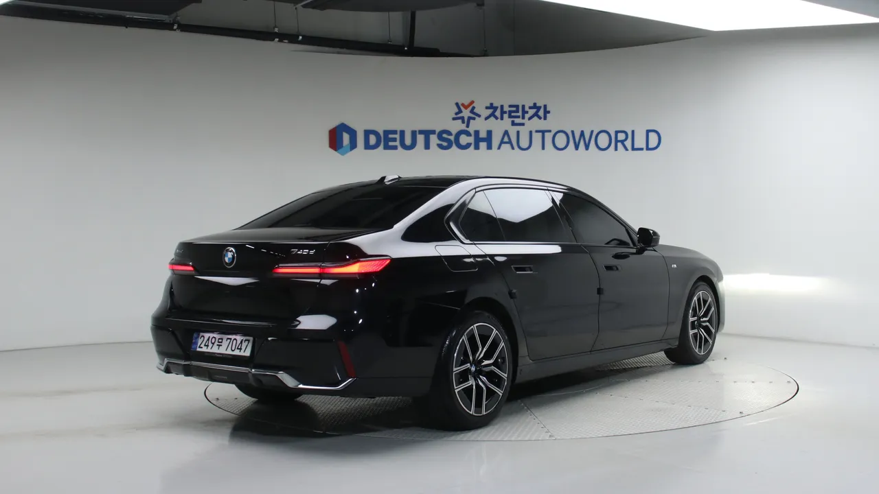 BMW 7er — miniaturë 2