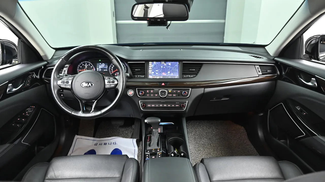 Kia K7 — miniaturë 7