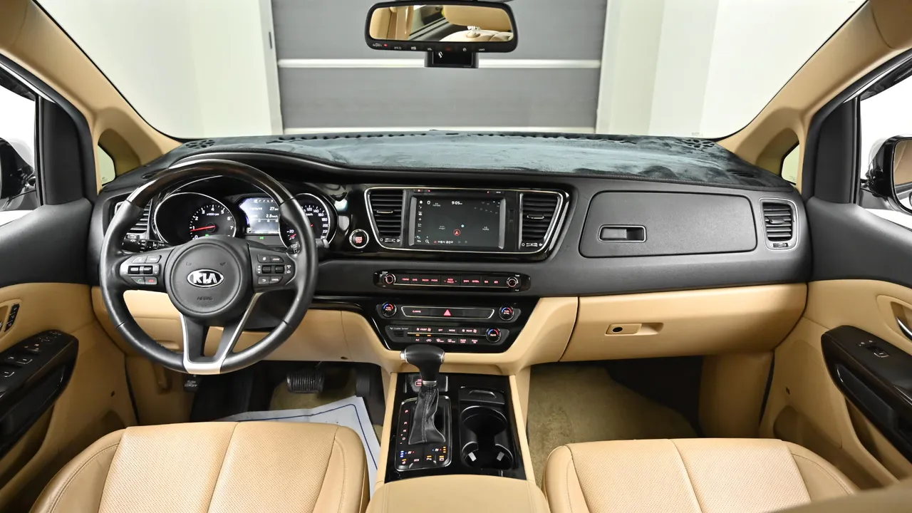 Kia Carnival — miniaturë 7