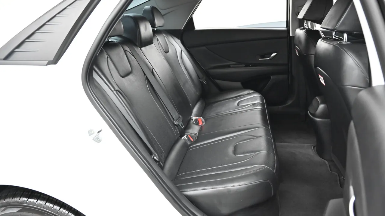 Hyundai Avante — miniaturë 12